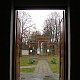 Brama główna prowadząca na cmentarz przy ul Brackiej 
- widok z domu pogrzebowego. 
